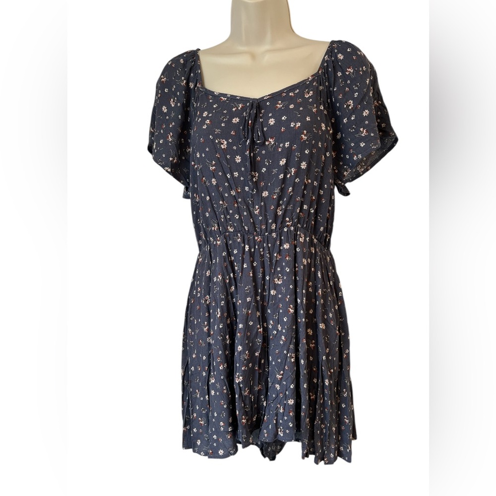 Chris & Carol Women's  Med Gray Rayon Floral Short Sleeve‎ Short Romper NWT
